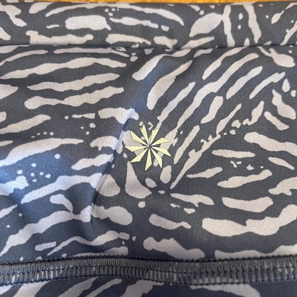 - Athleta Ace Printed Skirt - Picture 4 of 9